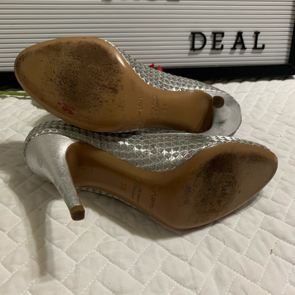 🛍️🛍️HOST PICK🎁 Sergio Rossi Silver Metallic Holographic Leather Pumps Size: 7.5 - Picture 5 of 5